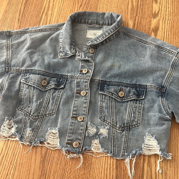 Distressed Cropped Denim Jacket (M) - Picture 3 of 8